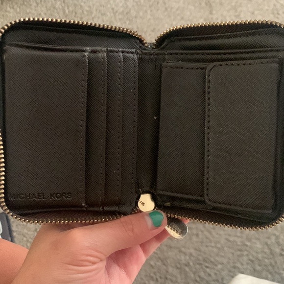 Michael kors wallet - Picture 3 of 3